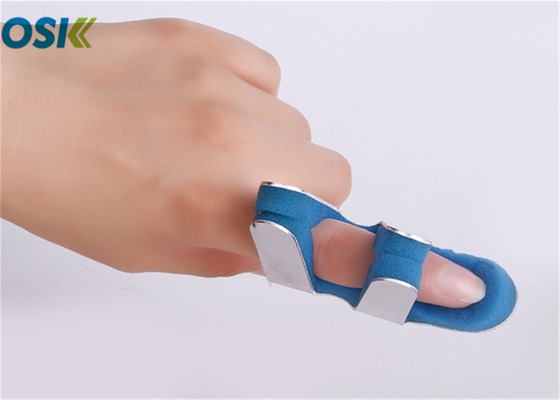 Niebieski unieśmiertelniony palec, opatrunek typu ortopedycznego